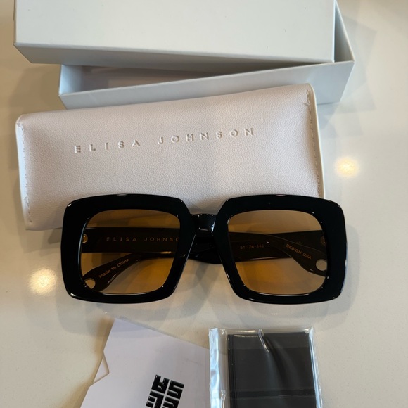 Elisa Johnson Glossy Black Maya - Picture 2 of 7